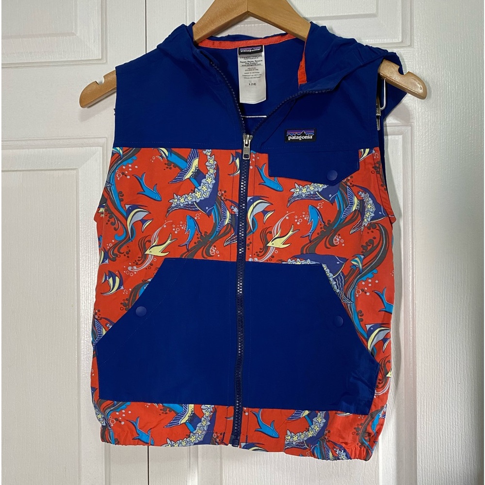 Kids size 12 Patagonia summer vest with hood